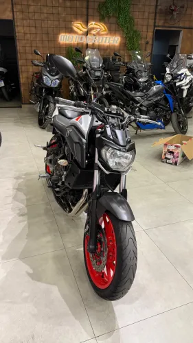 YAMAHA MT-07
