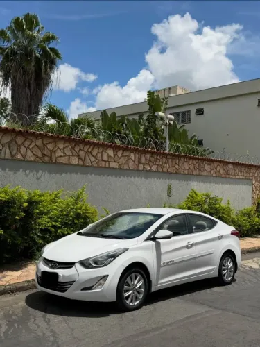 Hyundai Elantra GLS 1.8 16V 2022