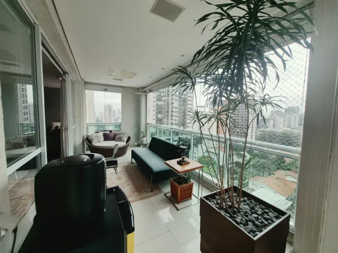 Apartamento para locação em Perdizes com 5 quartos, sendo 5 suítes, 300m²