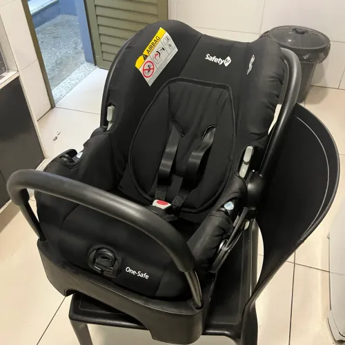 Cadeirinha veicular de bebê safety