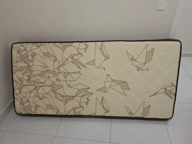 Vendo colchão solteiro D23