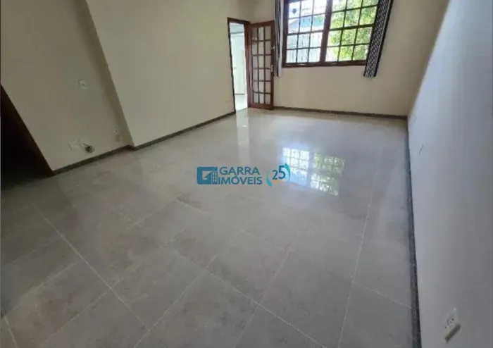 Casa geminada indepedente 03 quartos com habite se