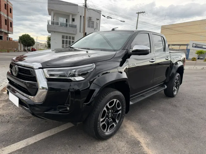 Toyota Hilux CD SRX Plus 4X4 2.8 TDI Die. Aut. 2024