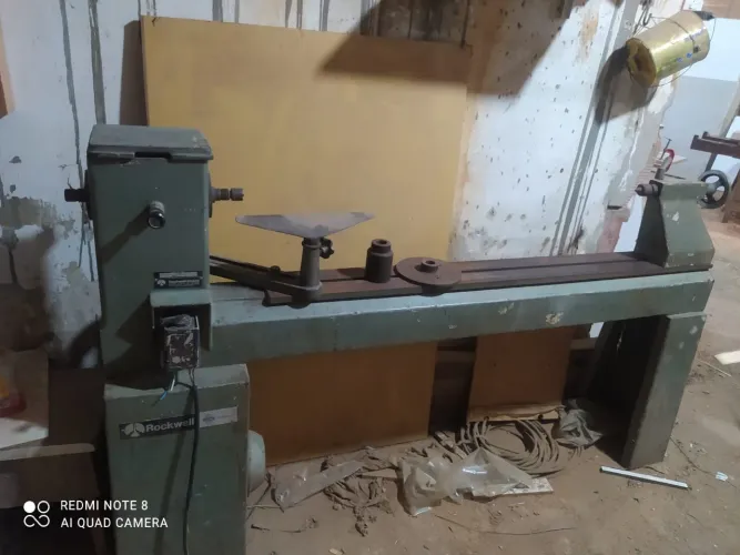 Torno manual invicta.