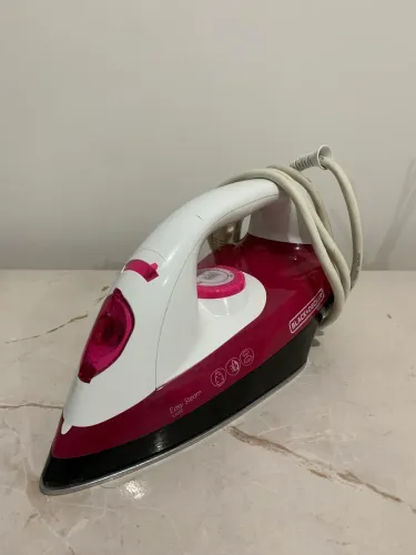 Ferro de passar roupas a vapor Black+Decker, modelo Easy Steam X5000 (220V)