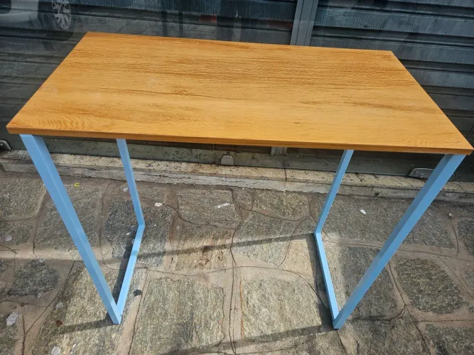 Mesa para escritório super compacta
