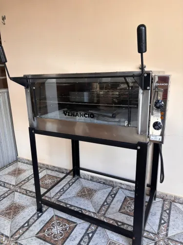 Forno Industrial Elétrico + Maceira Industrial em Ótimo Estado
