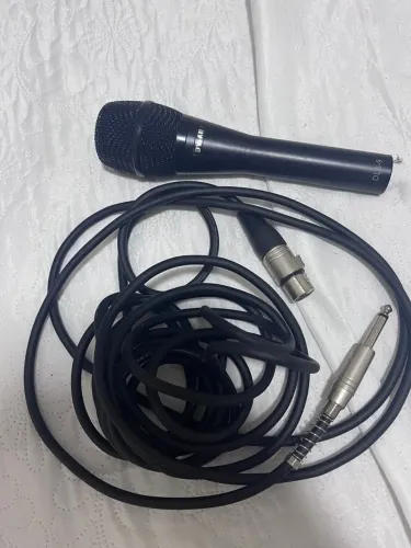 Microfone profissional dylan com cabo profissional 
