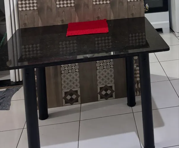 Mesa com 4 lugares