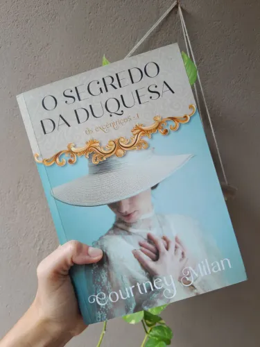 Livro de Romance de época+18