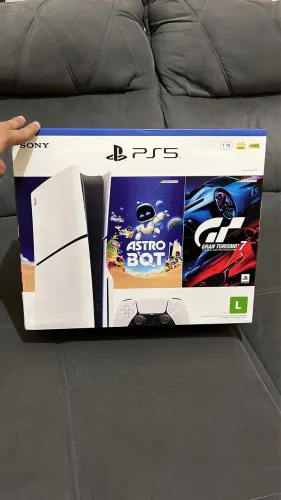 PlayStation 5 slim modelo novo com 4 meses de uso 2 manetes e 4 jogos nota fiscal 