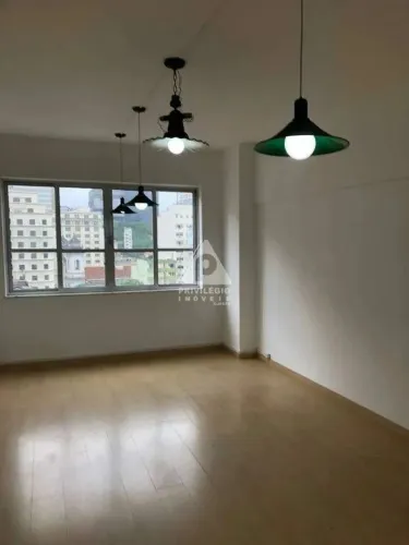 Sala Comercial de 35 m² à venda no Centro (RJ) - Oportunidade única