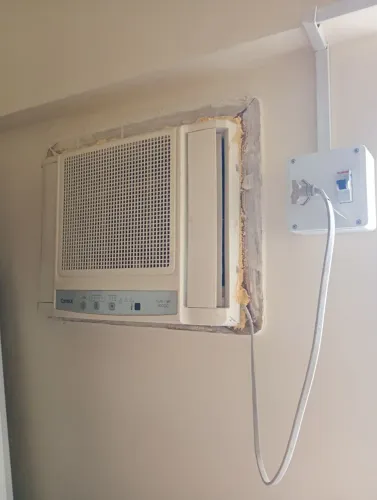 Ar condicionado 10 mil BTUs perfeito funcionamento