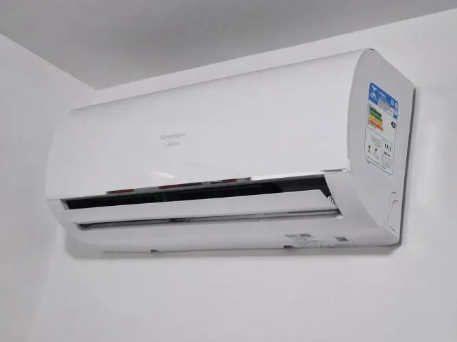 Ar Condicionado Split Frio 9000BTUs 220V