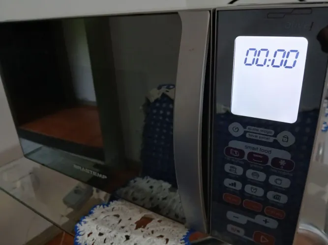 Micro-ondas Brastemp inox espelhado 31 litros