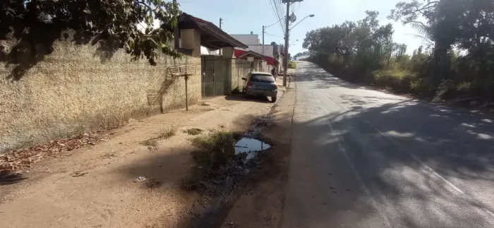 Jarinú - SP Terreno Comercial com 2 casas 18 metros de frente