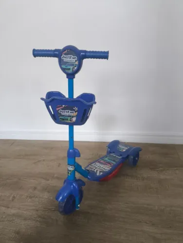 Patinete Infantil 3 Rodas com Cestinha - Muito Conservado!