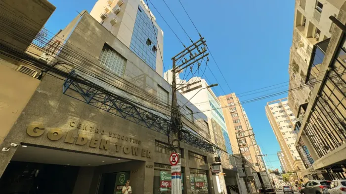 Garagem coberta no Centro de Florianópolis - Livre, Rua Felipe Schmidt.