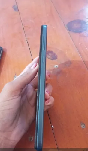 Vendo celular moto E13