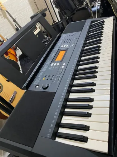 Teclado Yamaha PSRE343 excelente estado