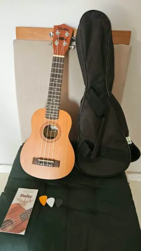 Ukulele Shelby
