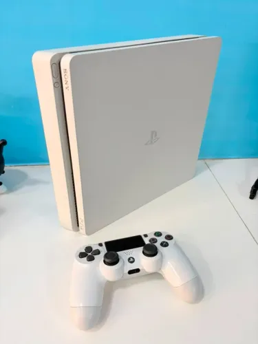 PS4 Slim 1TB Ediçao branca, muito novo nunca aberto