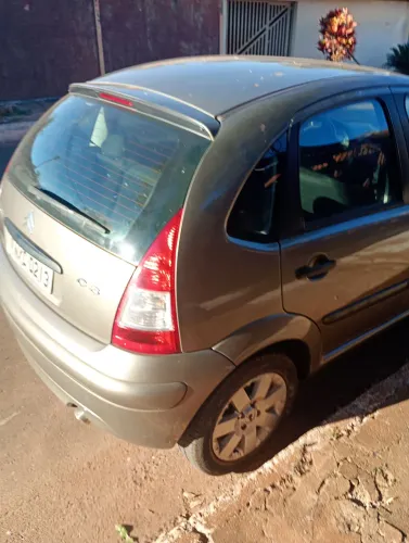 Citroen C3 GLX 1.4/ GLX Sonora 1.4 Flex 8V 5P 2012