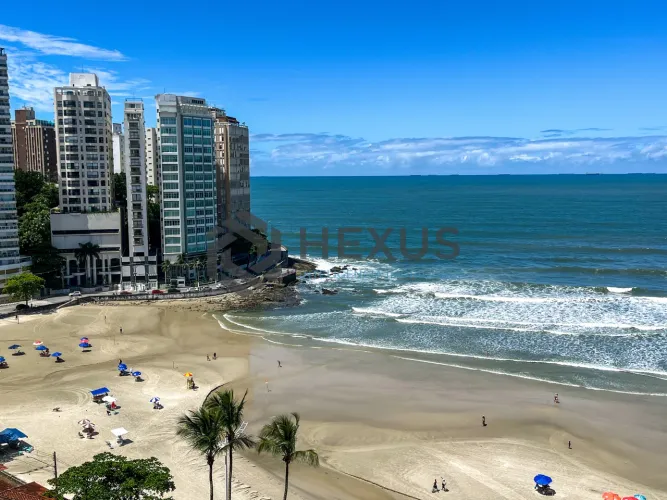 Apartamento frente mar com varanda vista mar na Praia das Pitangueiras, Guarujá