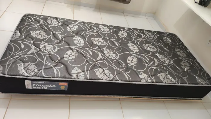Colchão Isopluma D28 Semi Novo