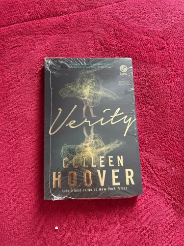 Livro Collen Hoover- Verity