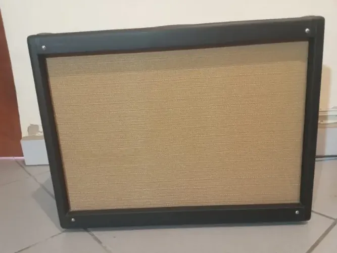 Caixa 1x12 com falante Fender USA 8 ohms