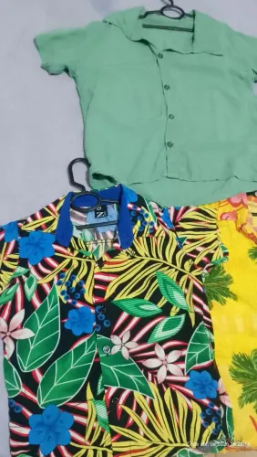 Blusa infantil masculina, 3 por apenas 90 reais lindíssima veste de 6 a 8 anos.