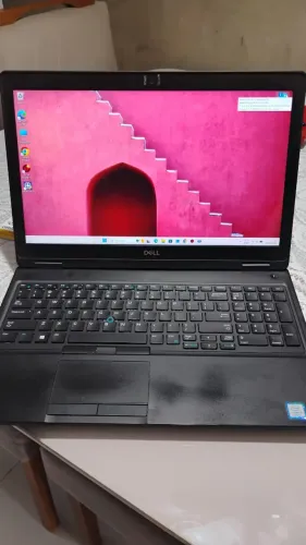 Notebook Dell 3530  i7-8850H - 8gb - (4GB DE VIDEO DEDICADO)