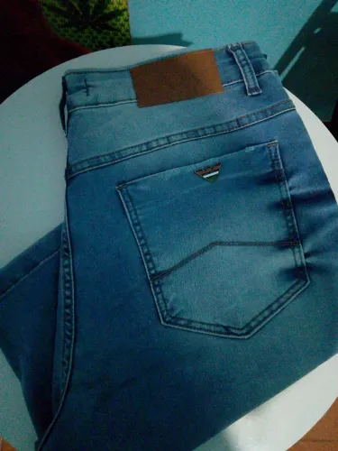 Bermuda Armani masculina 