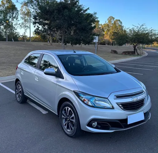 Chevrolet Onix Hatch LTZ 1.4 8V Flex Power Mec. 4P 2015