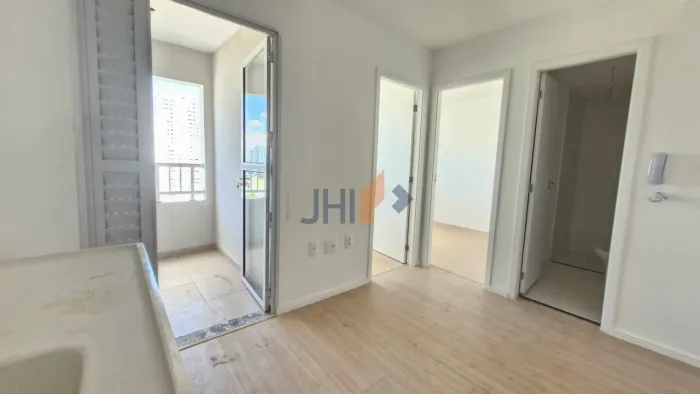 Apartamento para locação 2 Dormitórios com varanda - ao lado da Estação Lapa