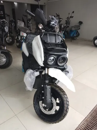 Moto Elétrica Tank Ag 11! Design Robusto e Impecável