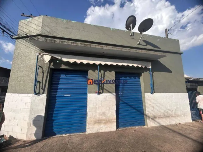 Casa com 2 dormitórios e Salão para alugar, 101 m² por R$ 2.500/mês - Vila Santa Clara - A
