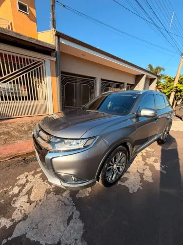 Mitsubishi Outlander Comfort 2.0 16V Aut. 2018