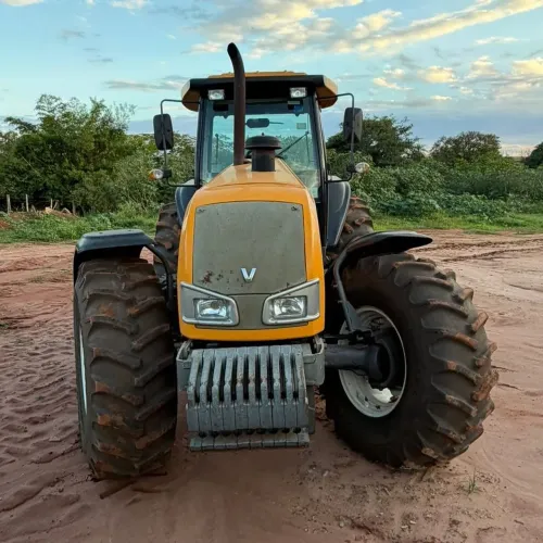 COMPRE SEU TRATOR VALTRA BH 180