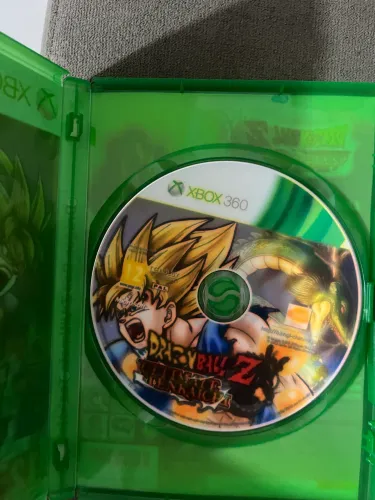 ? Dragon Ball Z: Ultimate Tenkaichi - Xbox 360 ?