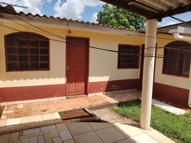 Alugo Casa Fundos - JD Bertioga