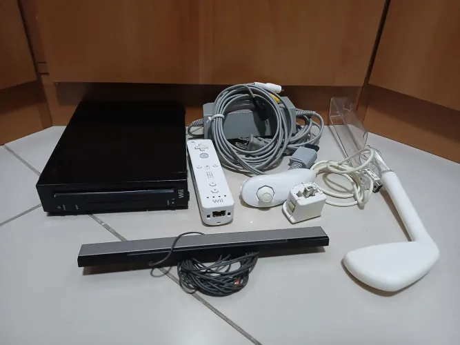 Nintendo Wii desbloqueado (jogos no cartão SD, leitor não funciona)