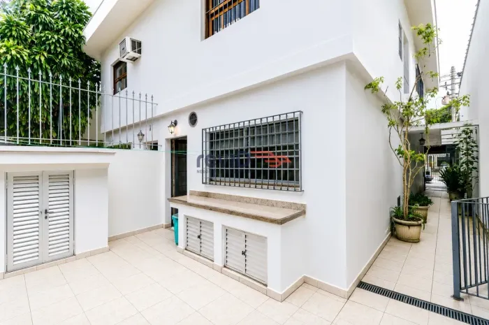 Casa - Chacara Sto Antonio - 150 m2 - 03 dorms - 02 vagas - Proximo de metro - Pacote de l