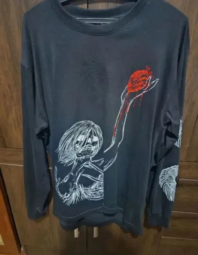 Blusa eren attack on titan ikaricorp