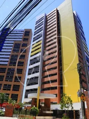 Apartamento com ótima localização, 72m², 3 quartos ( sendo 2 suítes), sala com varanda, ar