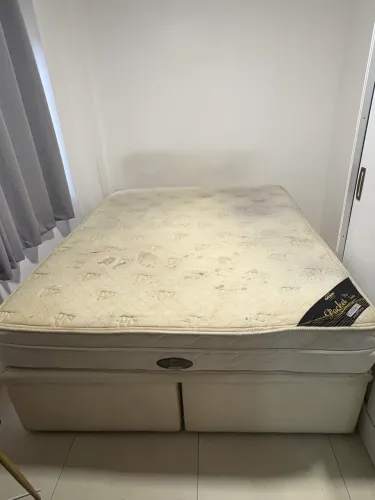 Vendo Cama colchão + box Baú Queen Ortobom