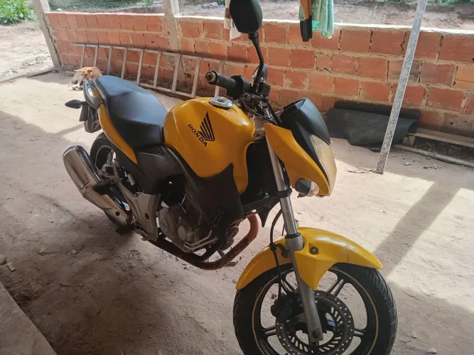 Cb300 com com manutenção em dias análise trocas em broz 150 ou fan 125