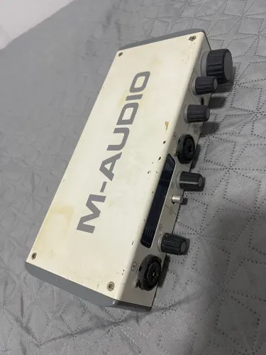 Interface de áudio M-Track II