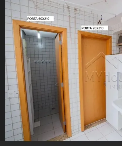 Porta de madeira laminada com batente e fechadura completa - 60cm